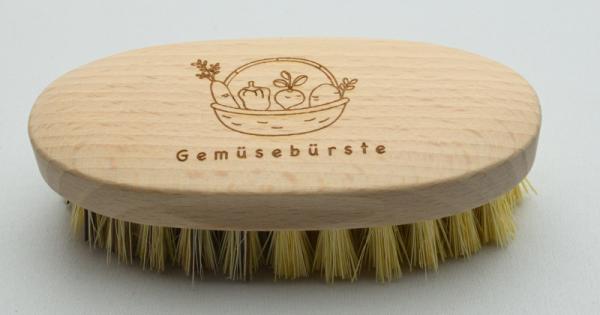 Gemüsebürste mit 2 verschiedenen Naturborsten. Bürstenfabrik KELLER seit 1869, Qualität aus dem Schwarzwald.